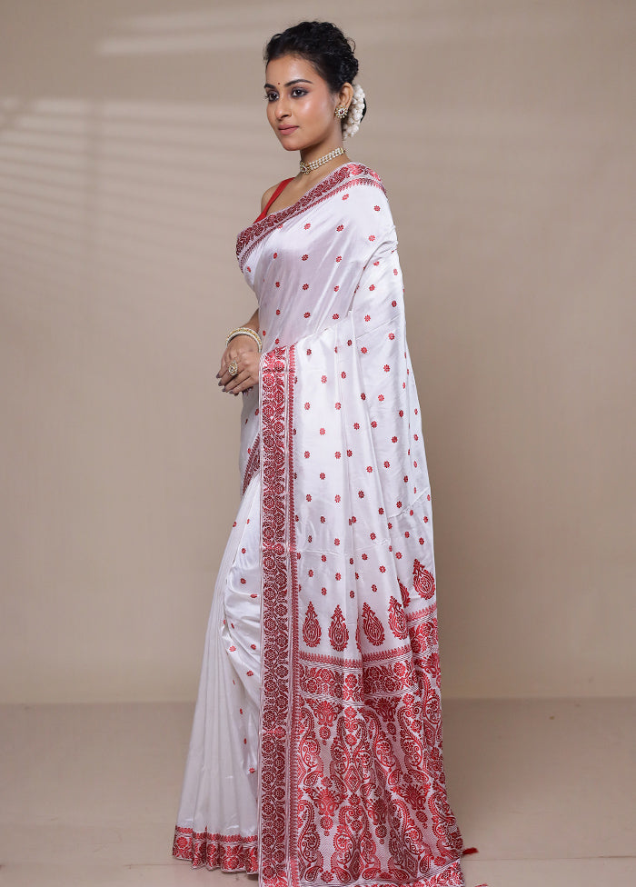 White Handloom Assam Pure Silk Saree With Blouse Piece