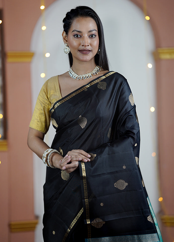 Black Handloom Kanjivaram Pure Silk Saree With Blouse Piece