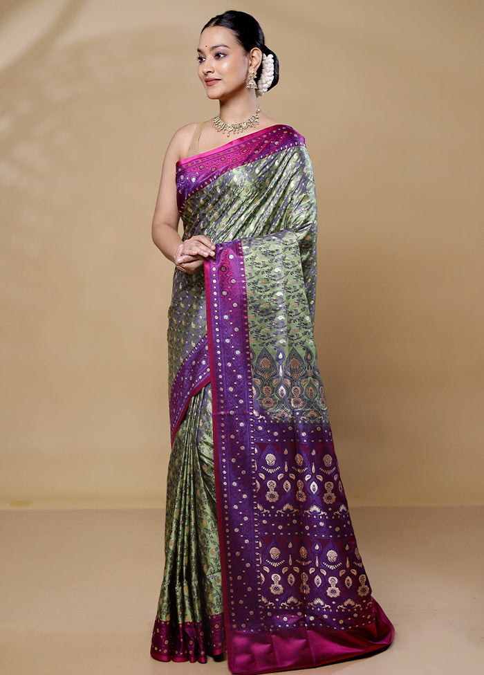 Green Tanchoi Silk Saree With Blouse Piece