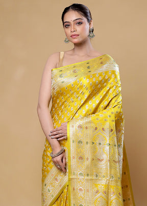 Yellow Handloom Banarasi Pure Silk Saree With Blouse Piece