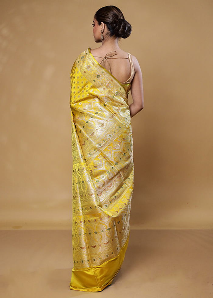 Yellow Handloom Banarasi Pure Silk Saree With Blouse Piece