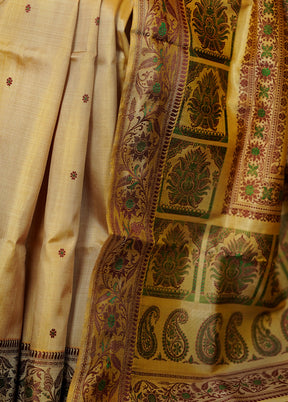 Cream Handloom Baluchari Pure Silk Saree With Blouse Piece