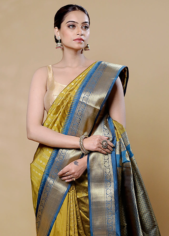 Green Kanjivaram Silk Saree With Blouse Piece