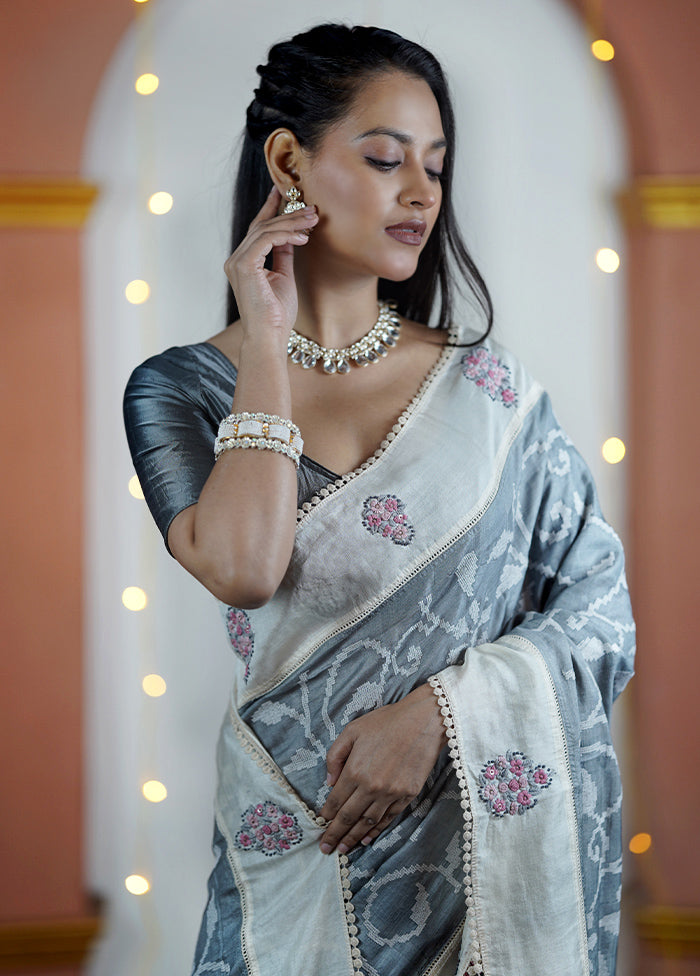 Grey Handloom Tussar Pure Silk Saree With Blouse Piece