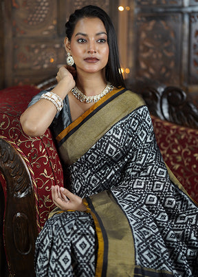 Grey Handloom Ikkat Pure Silk Saree With Blouse Piece