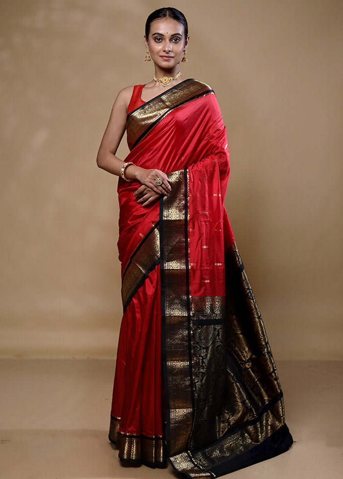 Red Kanjivaram Silk Saree With Blouse Piece