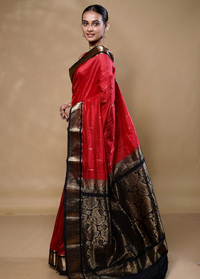 Red Kanjivaram Silk Saree With Blouse Piece