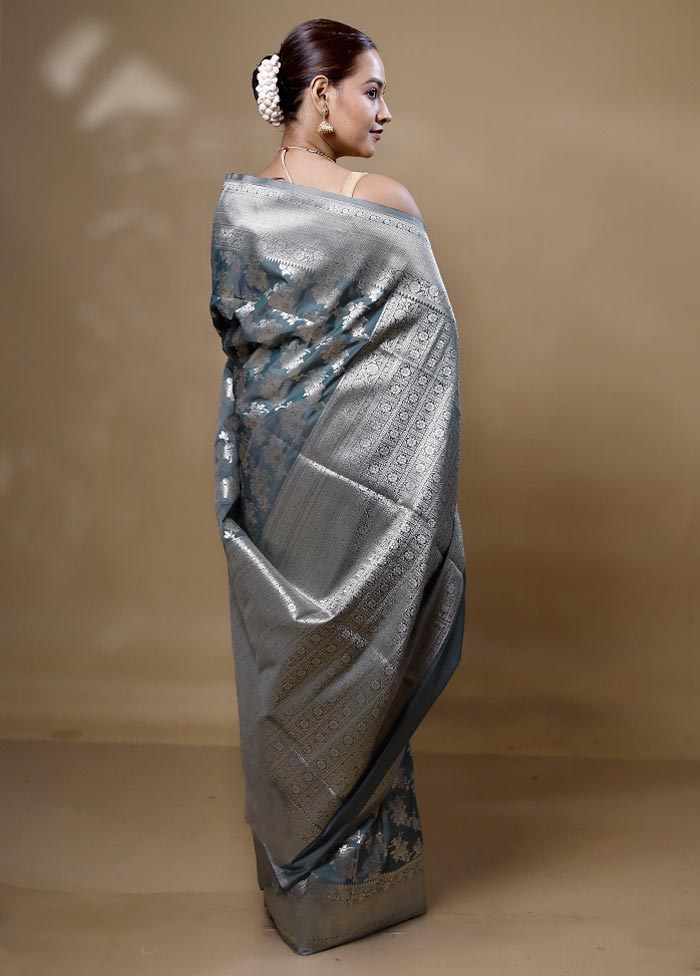 Grey Uppada Silk Saree With Blouse Piece