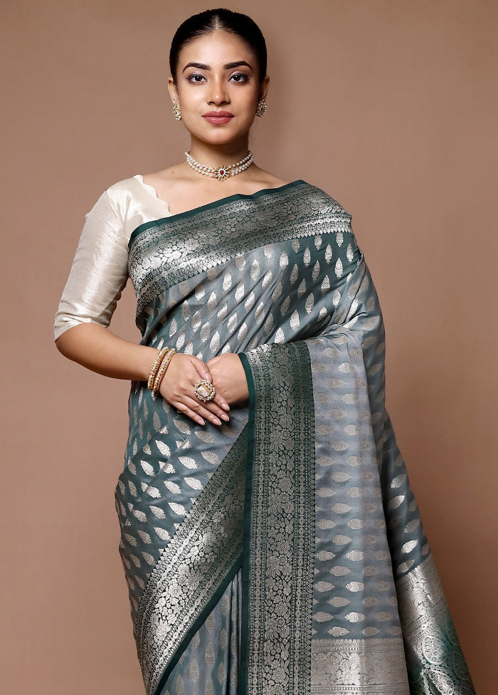 Green Uppada Silk Saree With Blouse Piece