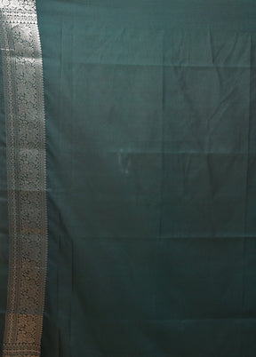 Green Uppada Silk Saree With Blouse Piece