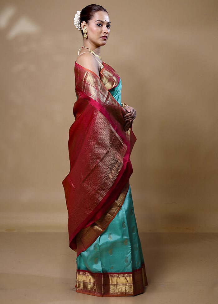 Blue Handloom Kanchipuram Pure Silk Saree With Blouse Piece