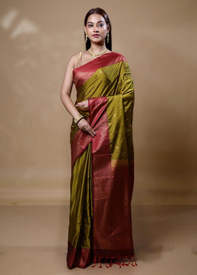 Green Dupion Silk Saree With Blouse Piece