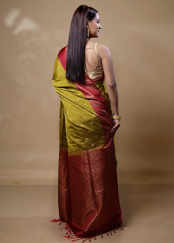 Green Dupion Silk Saree With Blouse Piece