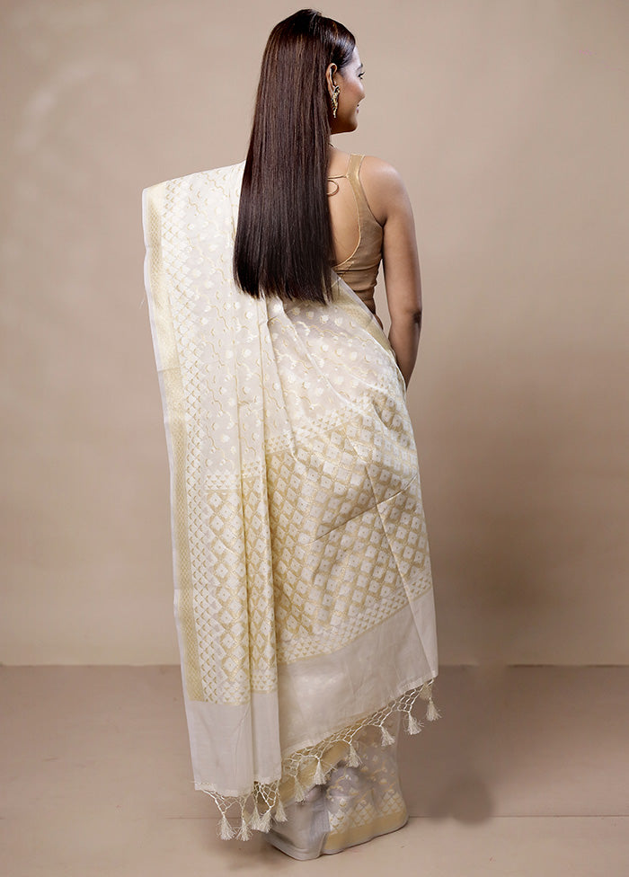 White Kora Silk Saree With Blouse Piece