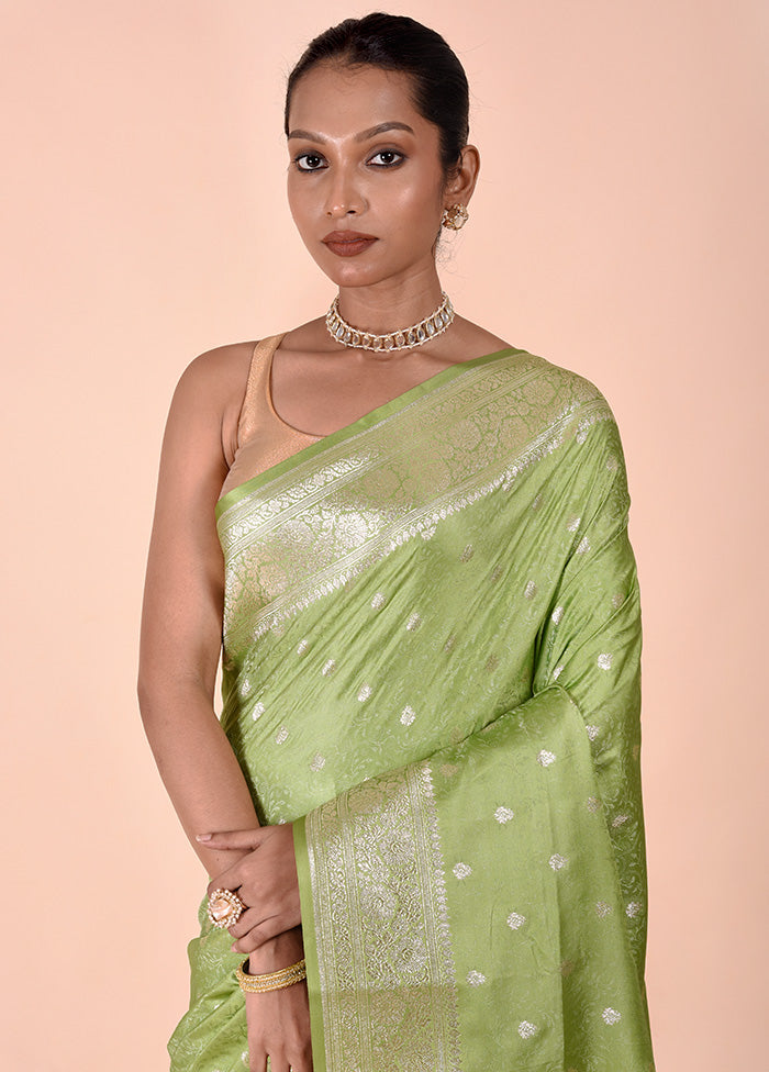 Green Tanchoi Silk Saree With Blouse Piece