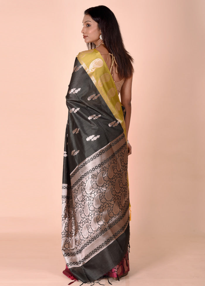 Green Cotton Saree With Blouse Piece