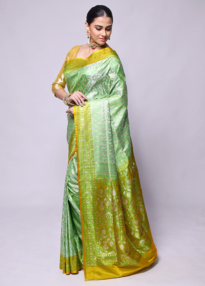 Green Tanchoi Silk Saree With Blouse Piece