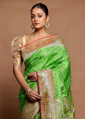 Green Handloom Banarasi Pure Silk Saree With Blouse Piece