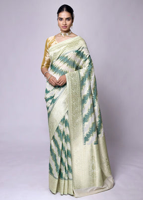 Green Uppada Silk Saree With Blouse Piece