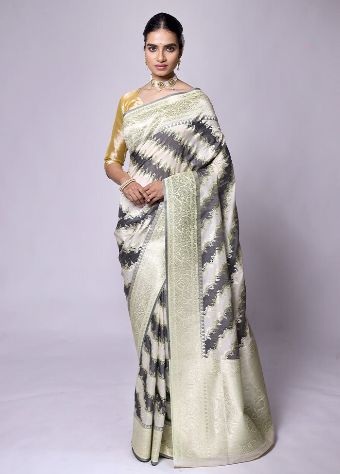 Grey Uppada Silk Saree With Blouse Piece