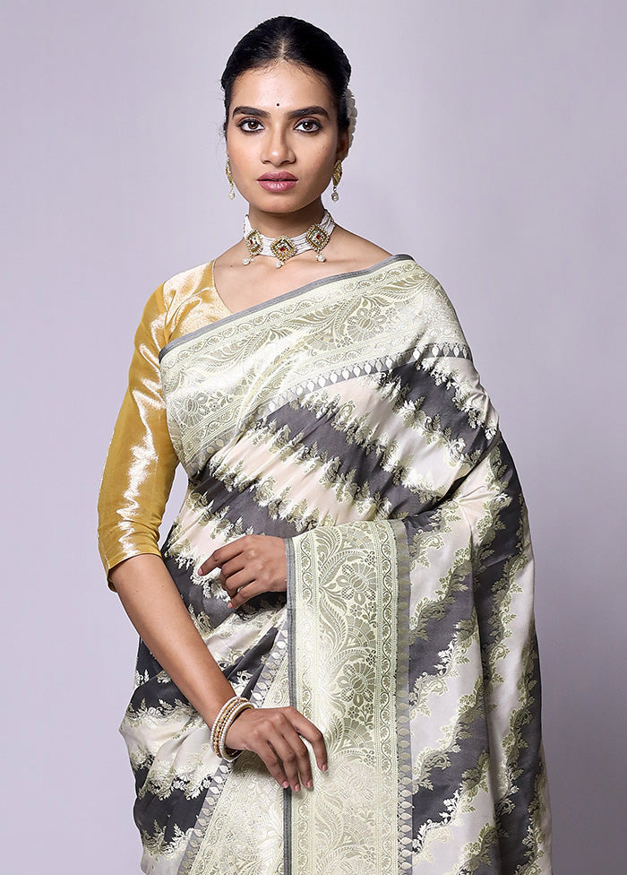 Grey Uppada Silk Saree With Blouse Piece