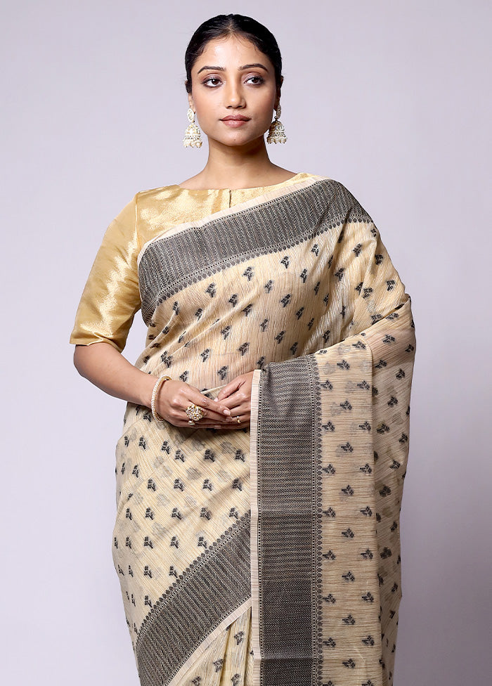 Cream Cotton Saree With Blouse Piece