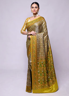 Mehendi Tanchoi Silk Saree With Blouse Piece