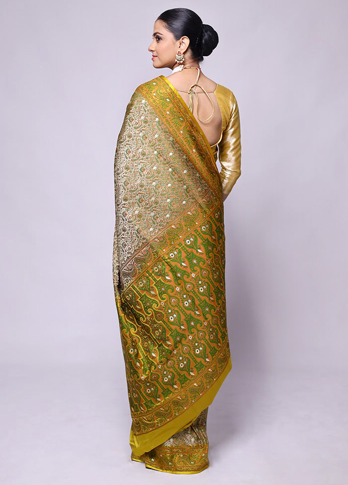 Mehendi Tanchoi Silk Saree With Blouse Piece