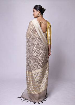 Grey Kora Silk Saree With Blouse Piece