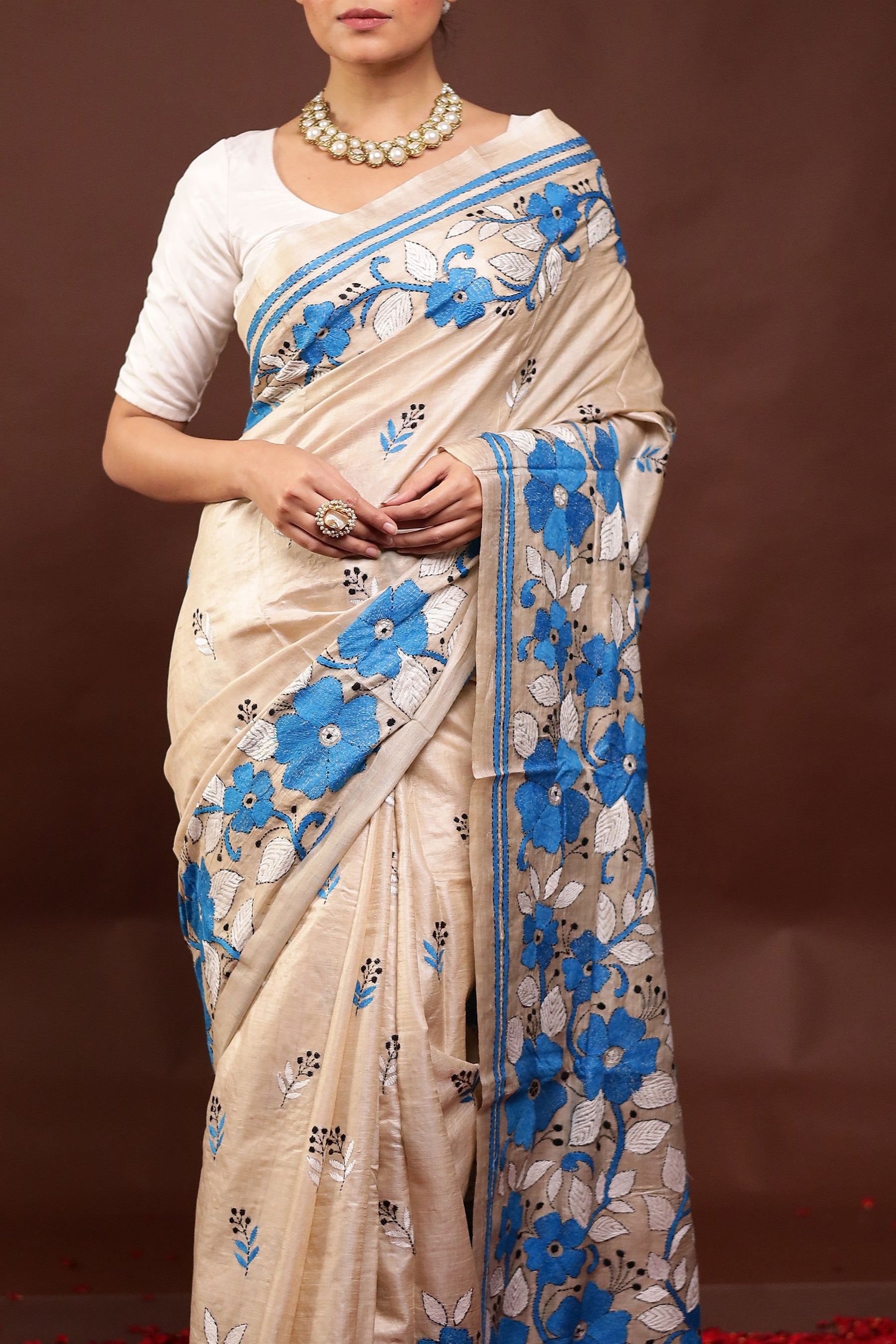 Cream Handloom Kantha Stitch Pure Silk Saree With Blouse Piece