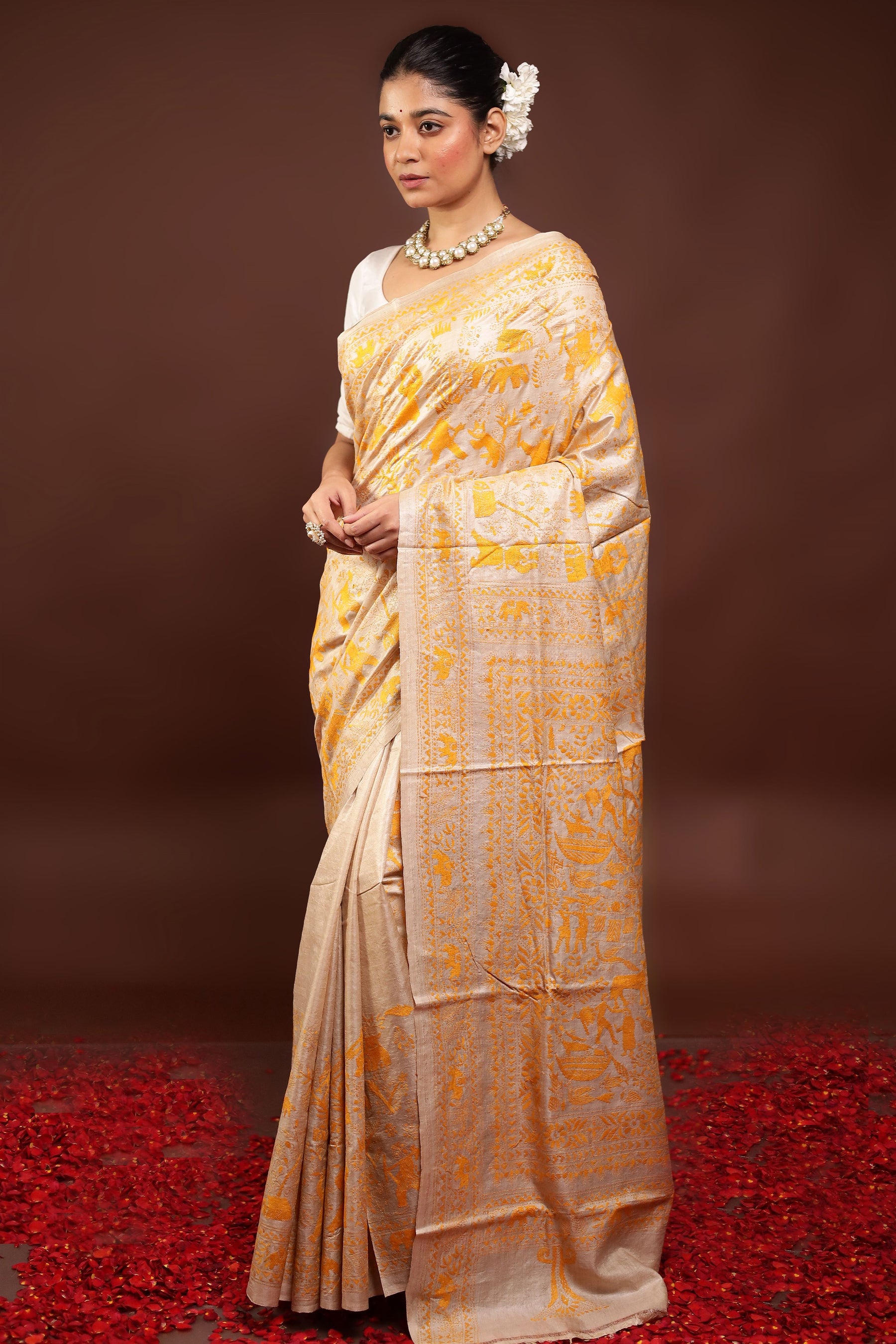 Cream Handloom Kantha Stitch Pure Silk Saree With Blouse Piece