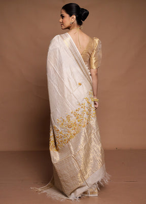 Cream Handloom Tussar Pure Silk Saree With Blouse Piece