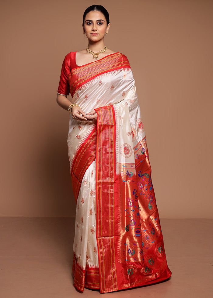 White Handloom Kanchipuram Pure Silk Saree With Blouse Piece