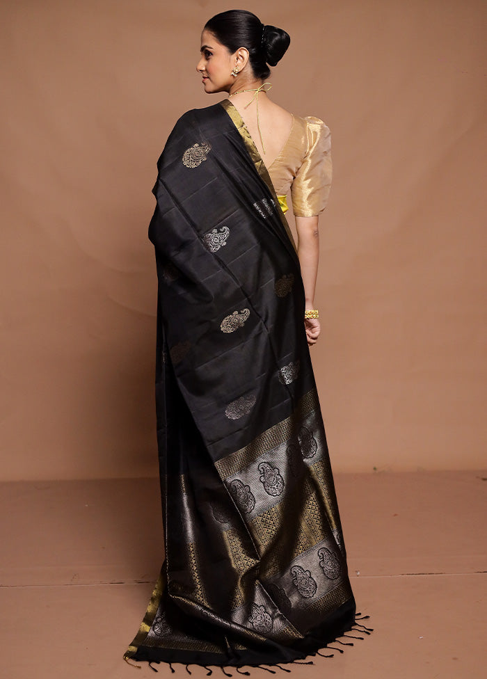 Black Handloom Kanchipuram Pure Silk Saree With Blouse Piece