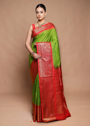 Green Gadwal Silk Saree Without Blouse Piece