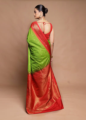 Green Gadwal Silk Saree Without Blouse Piece