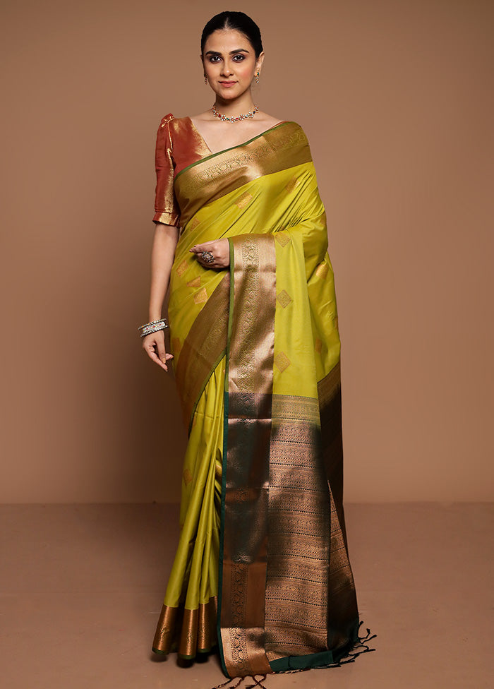 Green Dupion Silk Saree With Blouse Piece