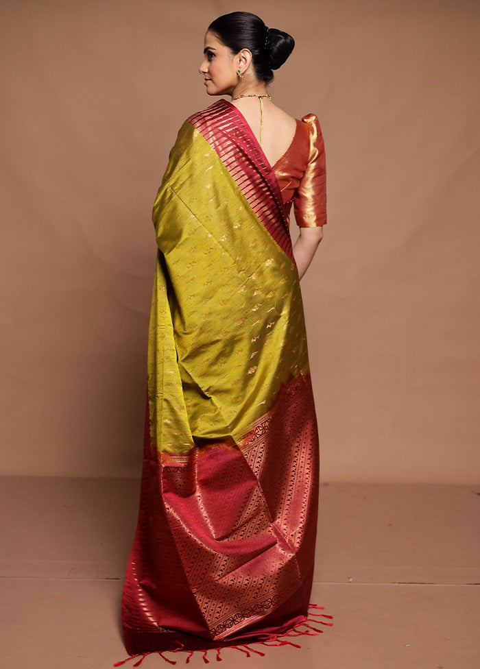 Green Dupion Silk Saree With Blouse Piece