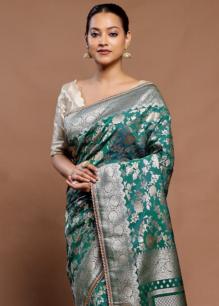 Green Uppada Silk Saree With Blouse Piece