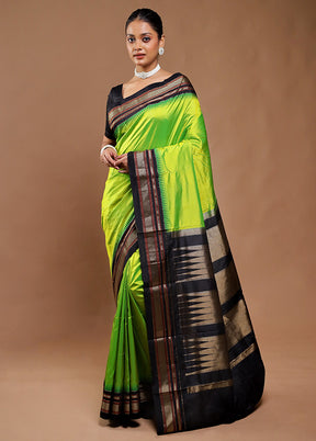 Green Handloom Kanjivaram Pure Silk Saree With Blouse Piece