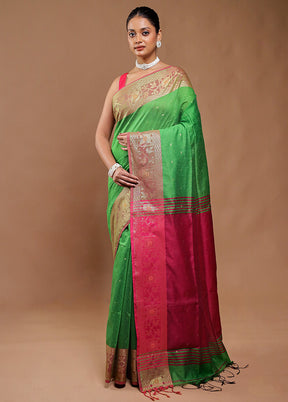 Green Cotton Saree With Blouse Piece