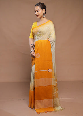 Cream Cotton Saree With Blouse Piece