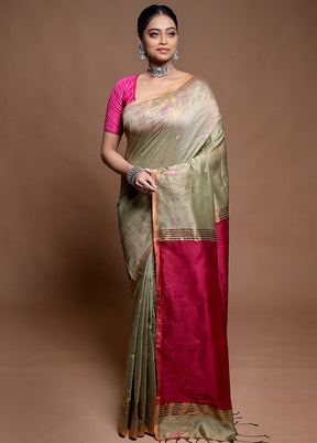 Green Cotton Saree With Blouse Piece