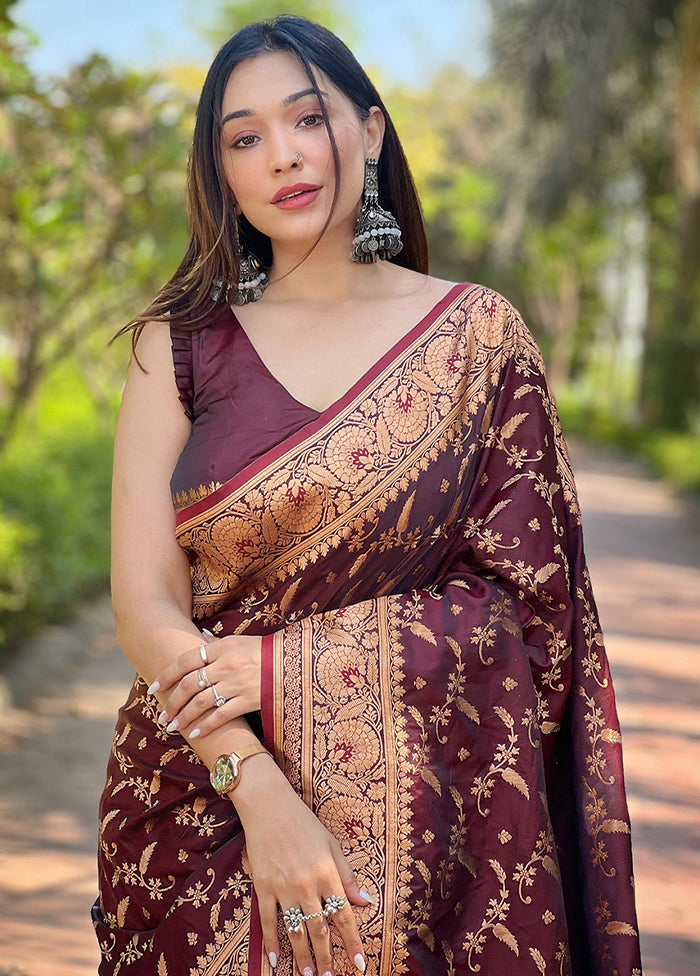 Magenta Banarasi Silk Saree With Blouse Piece