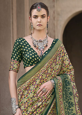 Green Spun Silk Saree With Blouse Piece