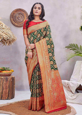 Green Dupion Silk Saree With Blouse Piece