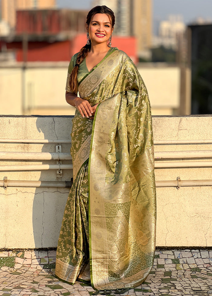 Green Banarasi Silk Saree With Blouse Piece