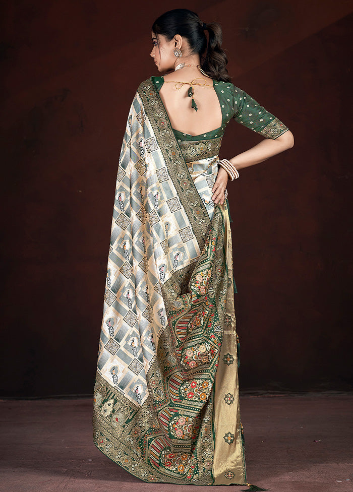 Green Banarasi Silk Saree With Blouse Piece