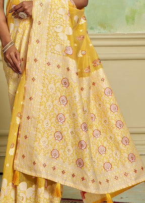 Yellow Cotton Saree With Blouse Piece