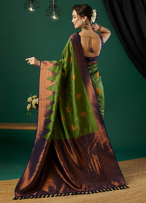 Green Banarasi Silk Saree With Blouse Piece